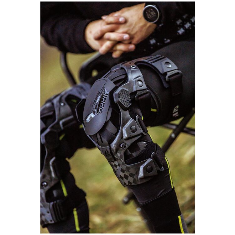 EVS Web Eclipse Knee Braces